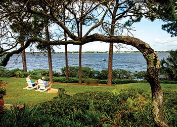 6 Images That Tell the Story of This Photo-Worthy Florida Golf Club Community Harbour Ridge style=